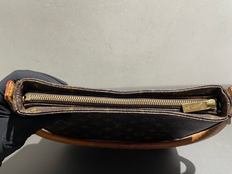 Louis Vuitton老花looping 中號鏈拉版 原皮 尺寸：24*21cm-4