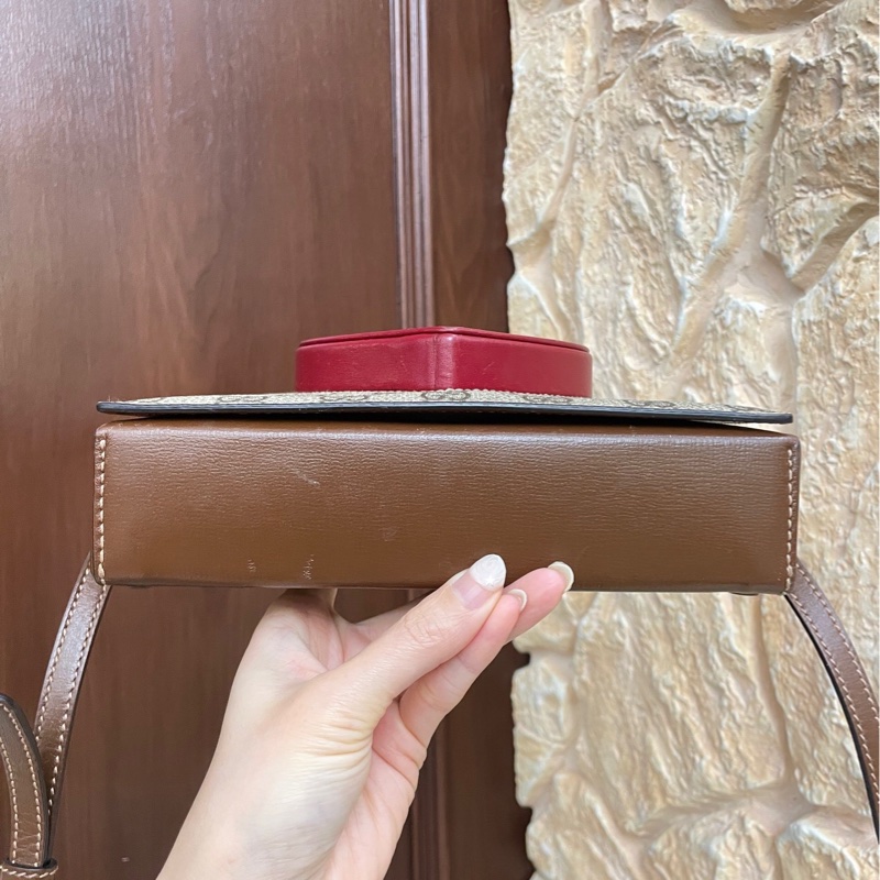 Gucci 愛心老花 翻蓋郵差包 20*15 肩帶可調節-4