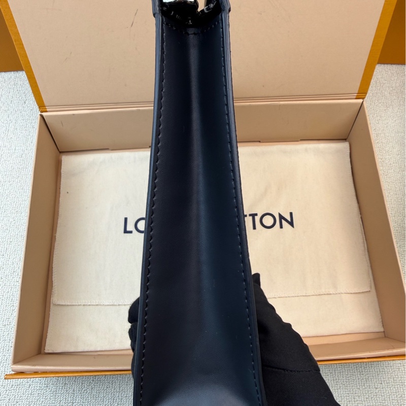 LV 路易威登 黑花洗漱包-2