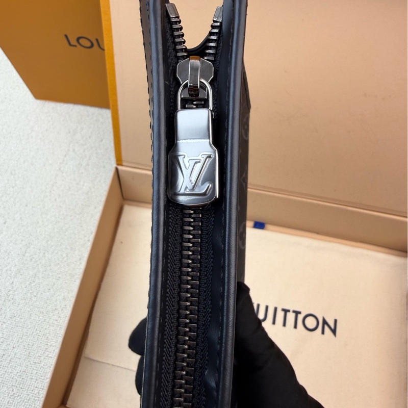 LV 路易威登 黑花洗漱包-6
