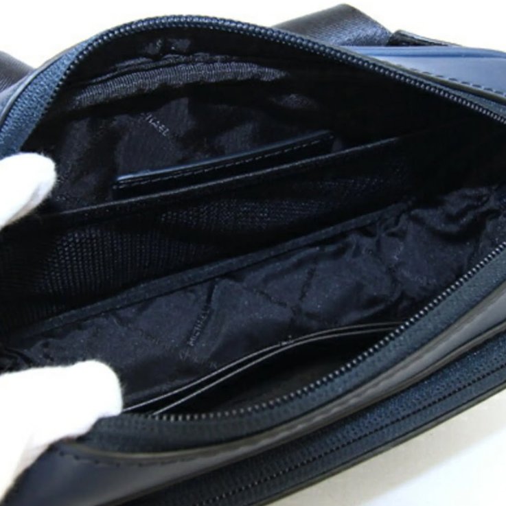 快速出貨!【Michael Kors】素色皮革拉鍊腰包-深藍-1