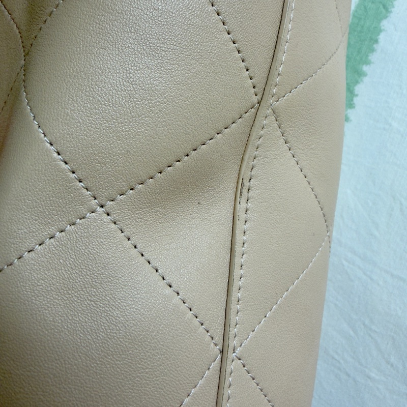 Chanel 25P Hobo Beige 肩背流浪包 米色/奶茶色-14