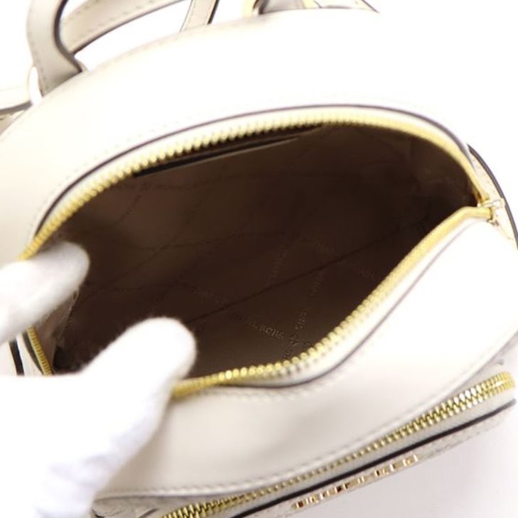 快速出貨!【Michael Kors】牛皮拼接老花防刮皮革後背包-香草白-1