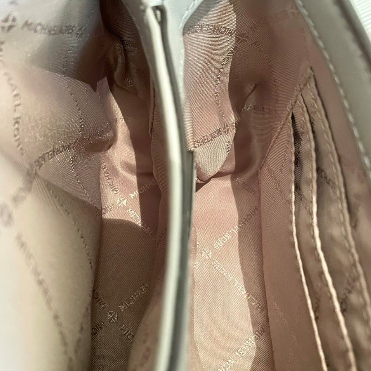 快速出貨!【Michael Kors】防刮皮革素色肩背斜背包-大象灰-3