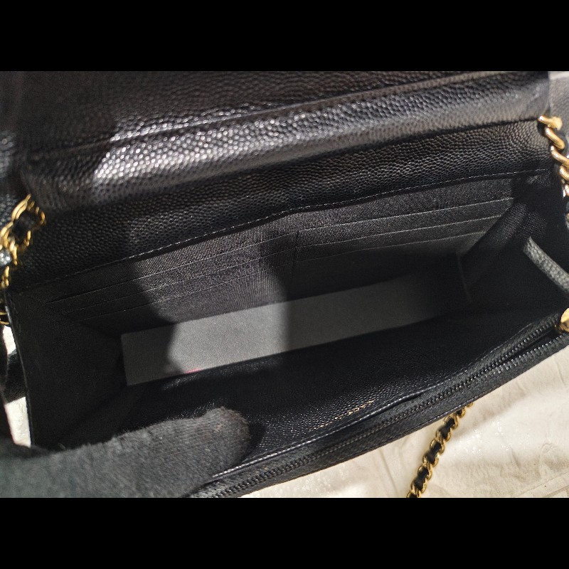 CHANEL 香奈兒的經典Boy 系列粒紋小牛皮金釦WOC 斜背包-19