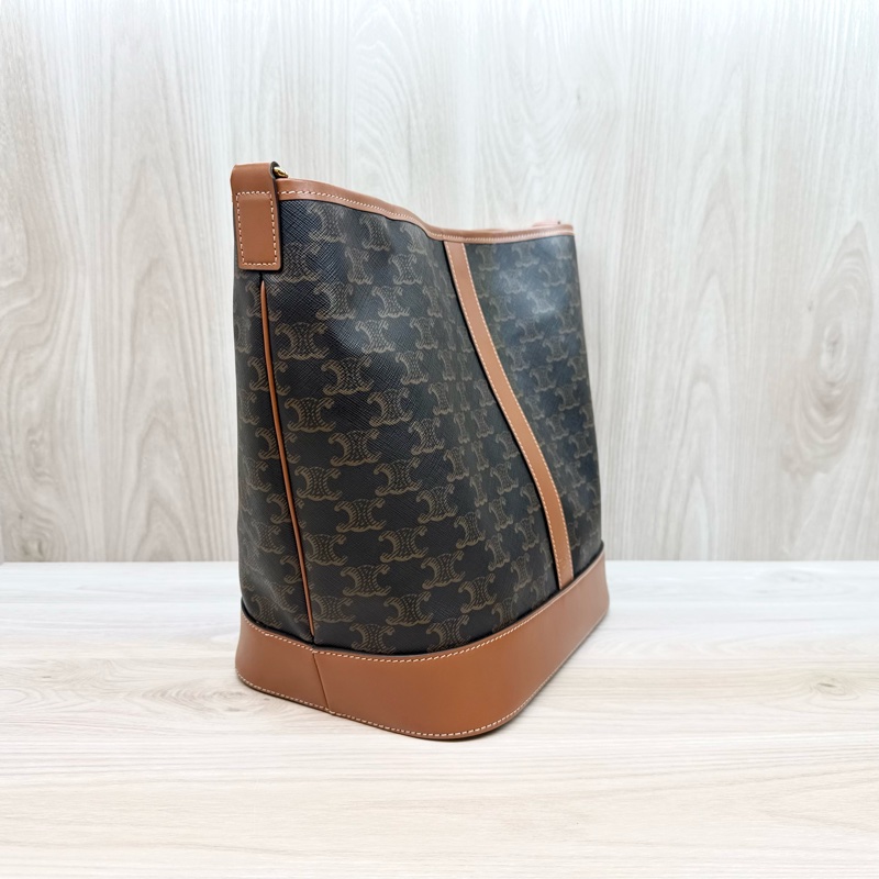 Celine🤎棕牛皮凱旋門中型水桶包/191132CAS.04LU-4
