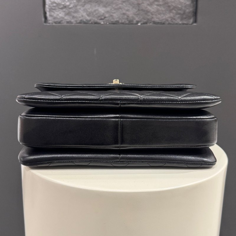 近新品 香奈兒/Chanel Trendy CC 黑金浮雕芯片款 郵差包羊皮-4