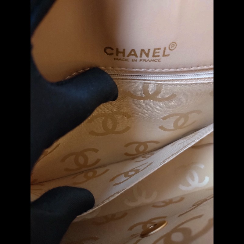 Chanel 金鍊粗線菱格奶茶色皮口蓋包-15