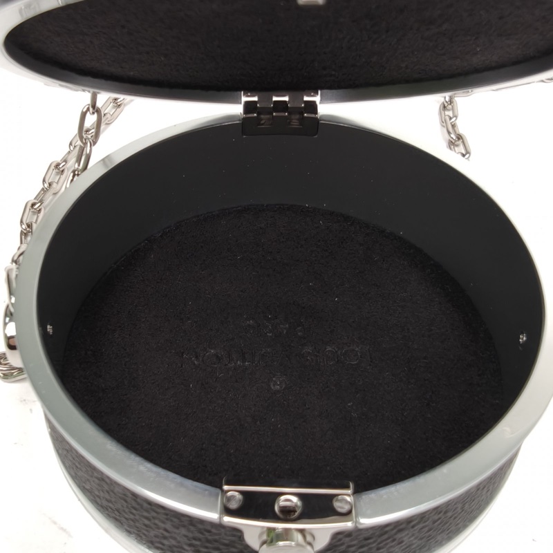 LOUIS VUITTON 黑色牛皮合金銀扣2022Wheelboxpouch車輪盒子包-4