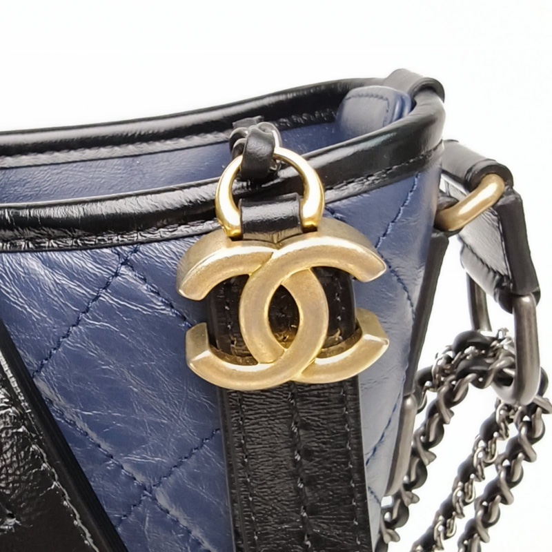 CHANEL GABRIELLE流浪新中號墨藍色牛皮30開金銀扣-4