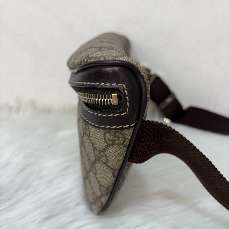 GUCCI 233269 咖皮 防水 PVC 銀釦 胸口包 腰包-3
