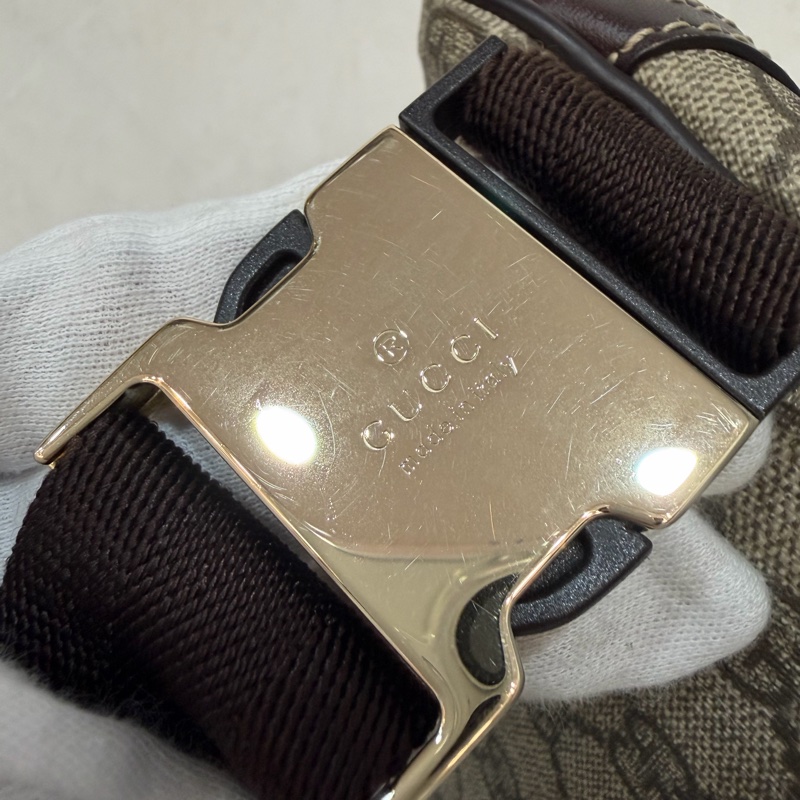 GUCCI 233269 咖皮 防水 PVC 銀釦 胸口包 腰包-22