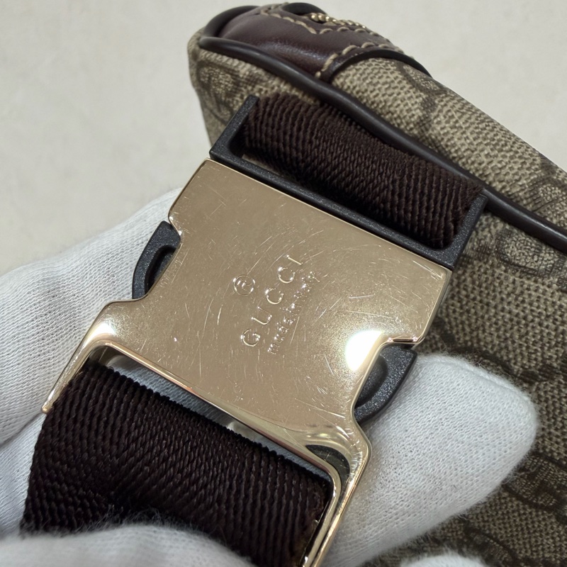 GUCCI 233269 咖皮 防水 PVC 銀釦 胸口包 腰包-23