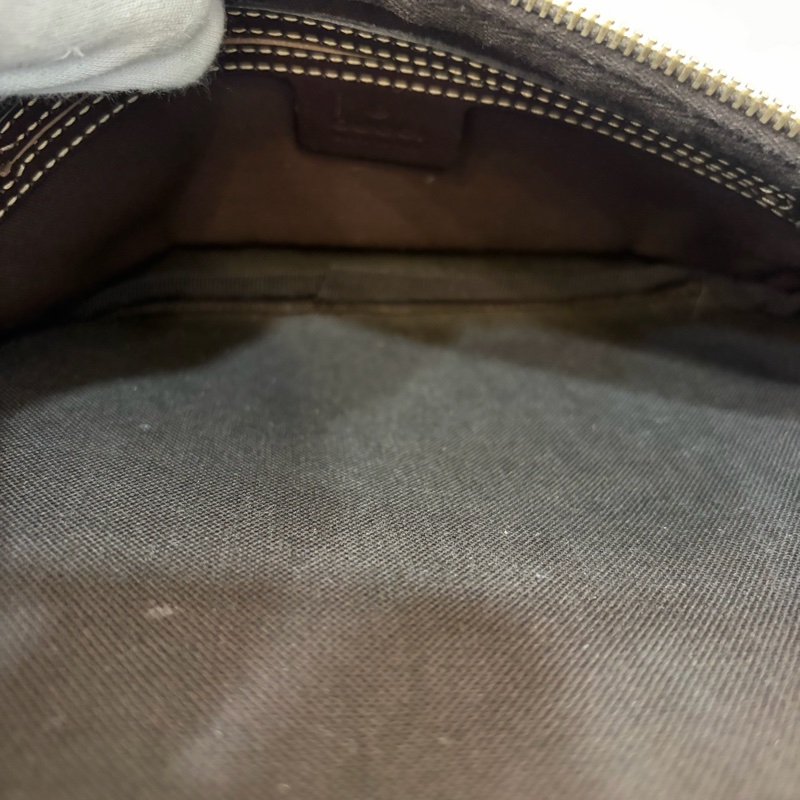 GUCCI 233269 咖皮 防水 PVC 銀釦 胸口包 腰包-31