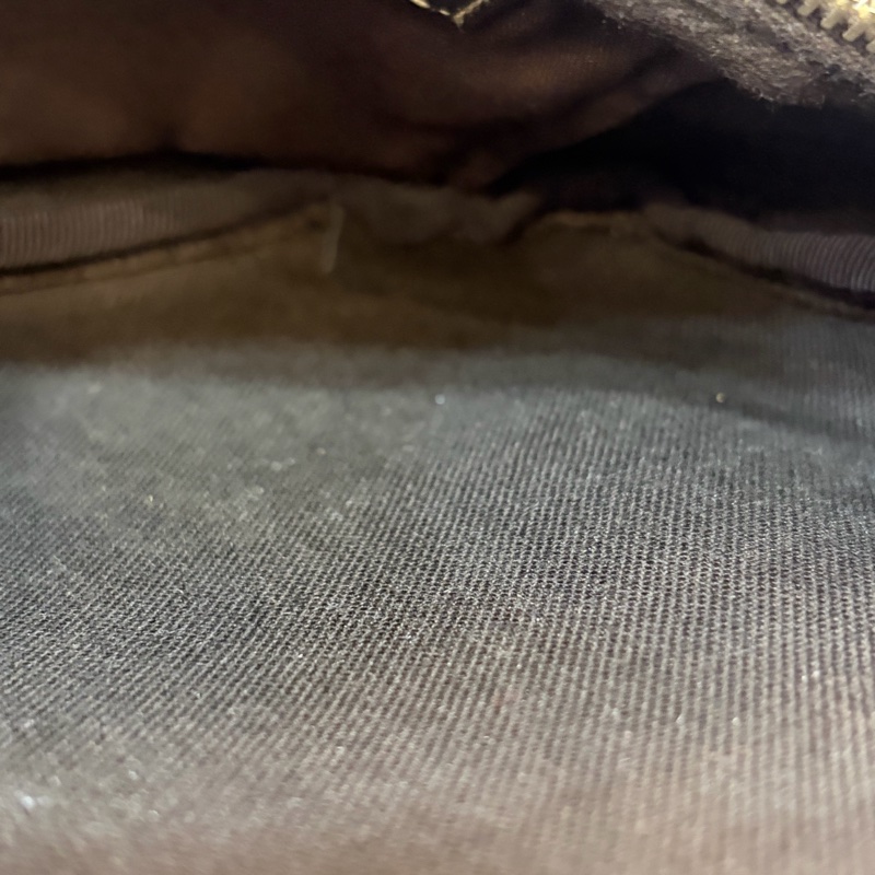 GUCCI 233269 咖皮 防水 PVC 銀釦 胸口包 腰包-32