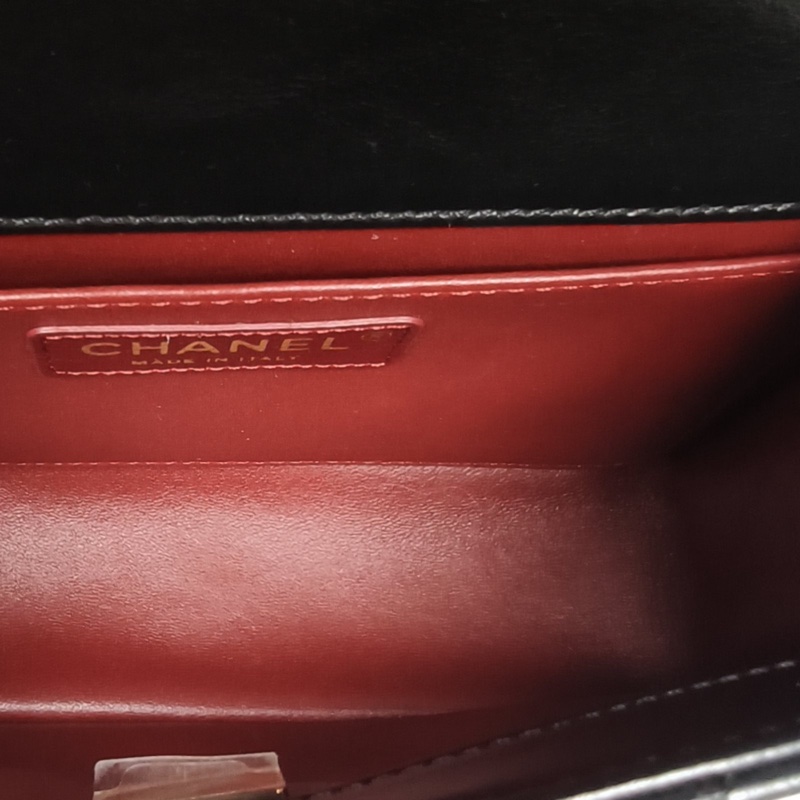 CHANEL 21ACF口蓋包黑色牛皮晶片開金扣雙金珠皮穿鏈-5