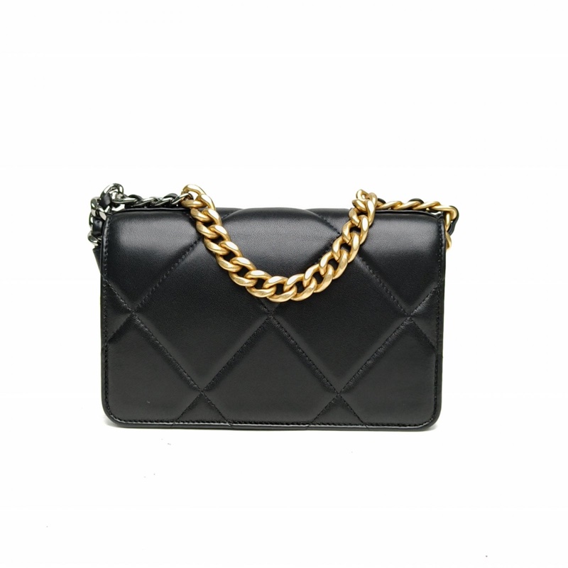 CHANEL 19BAG吸扣WOC19cm黑色羊皮晶片開金銀扣-2
