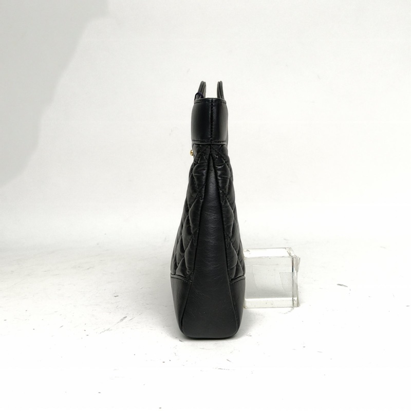 CHANEL 31Bag24B黑色羊皮晶片開金扣-1