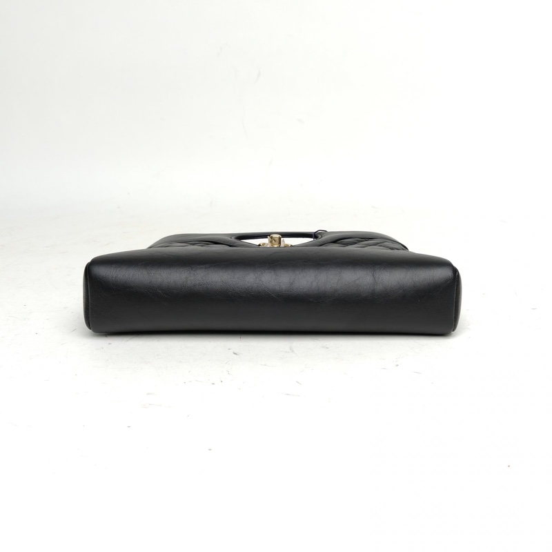 CHANEL 31Bag24B黑色羊皮晶片開金扣-3