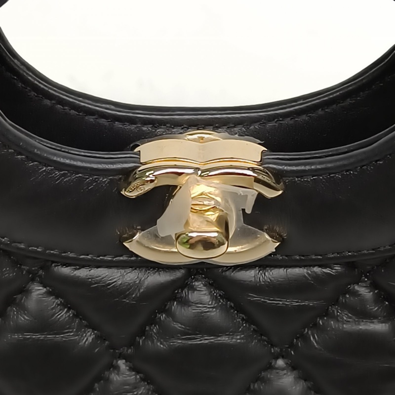 CHANEL 31Bag24B黑色羊皮晶片開金扣-4