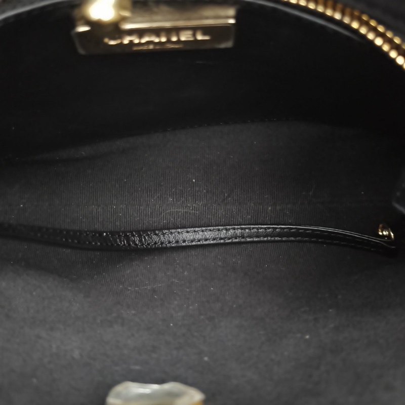 CHANEL 31Bag24B黑色羊皮晶片開金扣-5