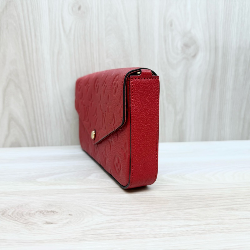 LV❤️紅牛皮壓紋Pochette Felicie鏈包M64065-3