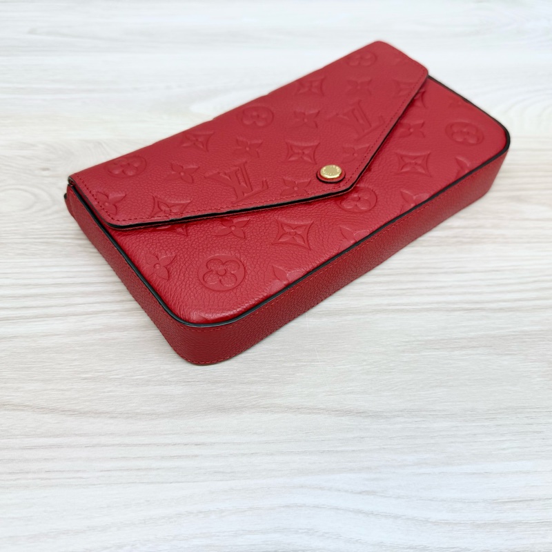LV❤️紅牛皮壓紋Pochette Felicie鏈包M64065-6