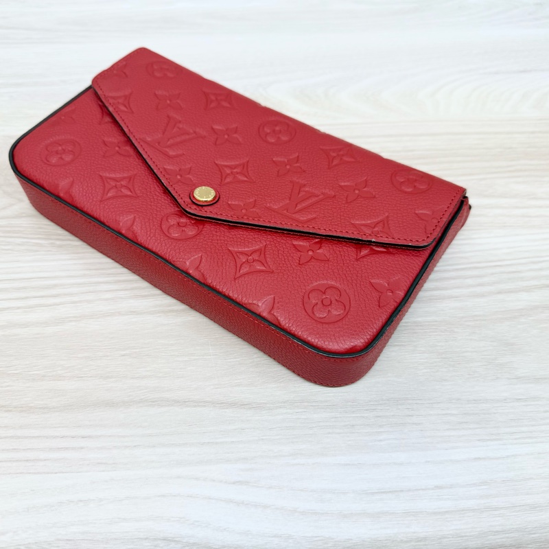 LV❤️紅牛皮壓紋Pochette Felicie鏈包M64065-7