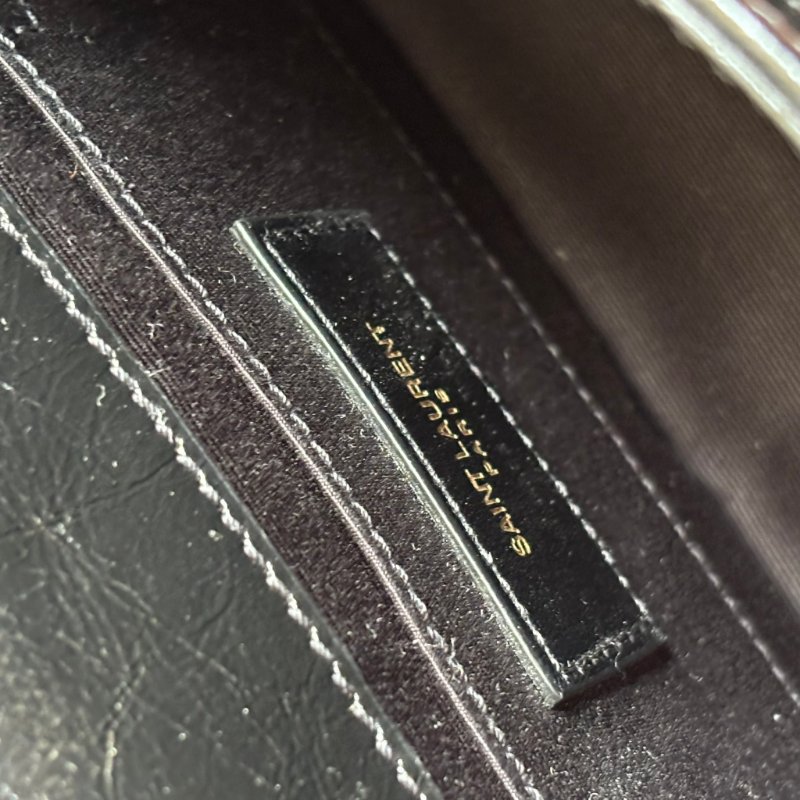 ::Saint Laurent:: YSL 聖羅蘭 皮革黑LOGO 金釦鍊揉製小牛皮翻蓋斜背包 NIKI Mini-14