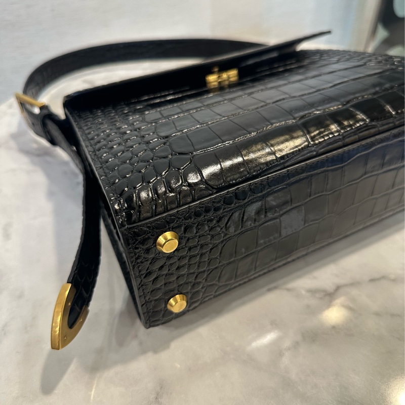 Balenciaga 黑牛皮鱷魚壓紋霧金釦下蓋肩背包-5