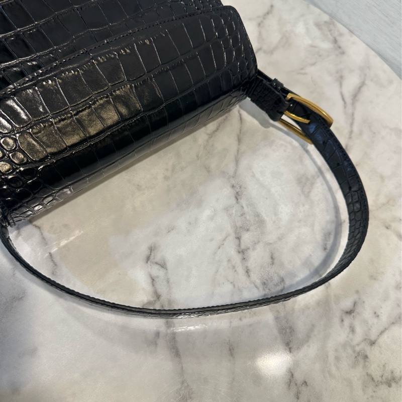 Balenciaga 黑牛皮鱷魚壓紋霧金釦下蓋肩背包-7
