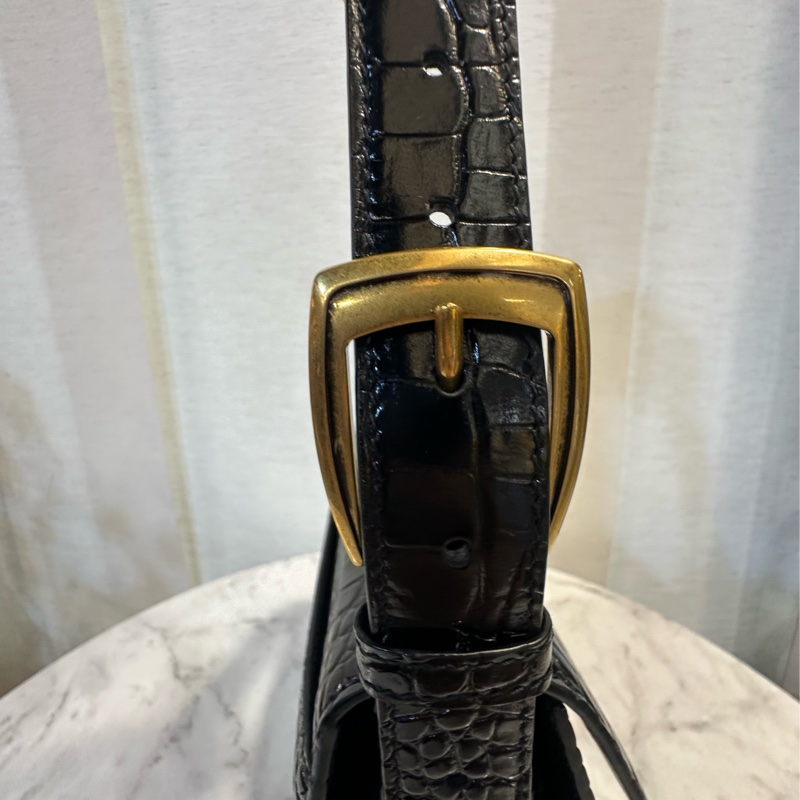 Balenciaga 黑牛皮鱷魚壓紋霧金釦下蓋肩背包-10