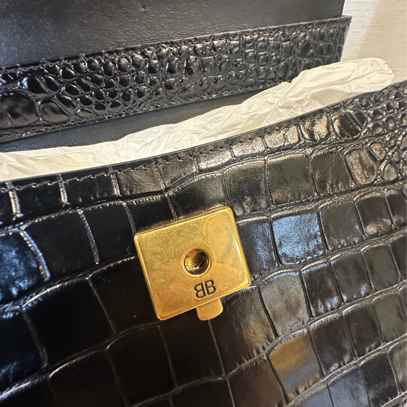 Balenciaga 黑牛皮鱷魚壓紋霧金釦下蓋肩背包-11