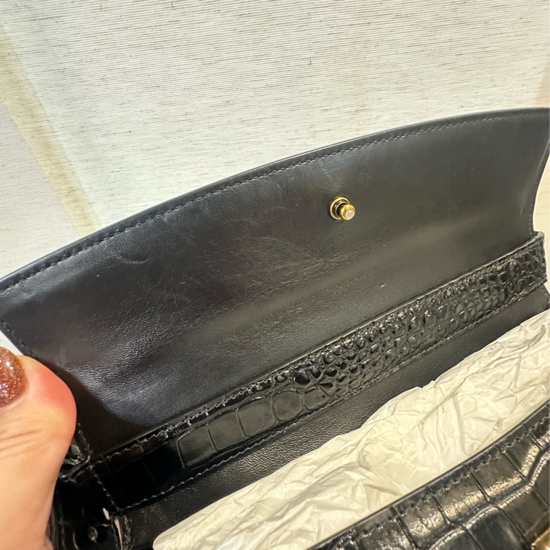 Balenciaga 黑牛皮鱷魚壓紋霧金釦下蓋肩背包-12