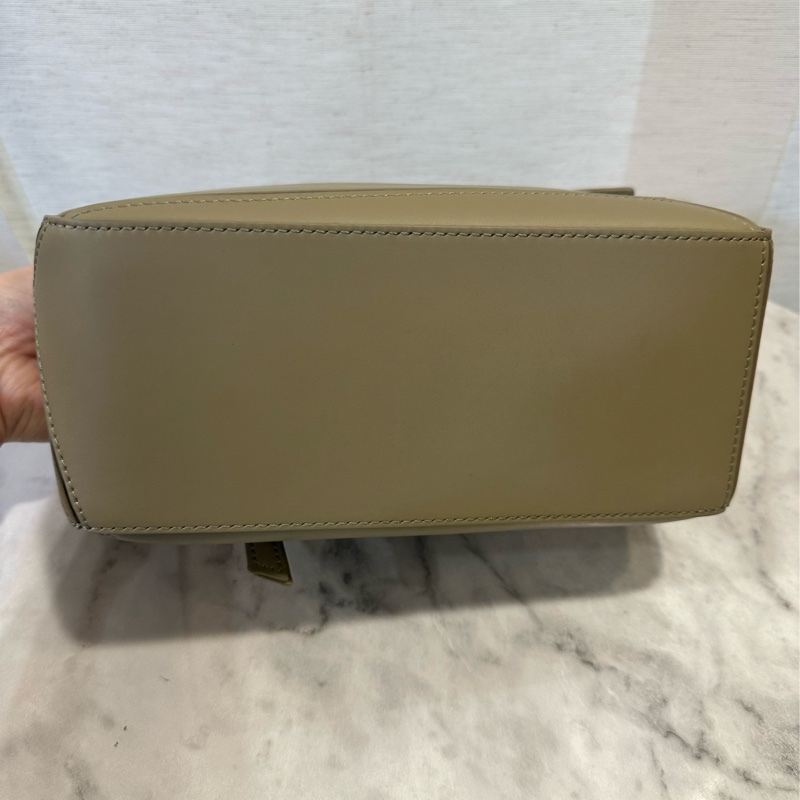 Loewe 灰綠色牛皮金釦小號Puzzle手提肩斜背包-4