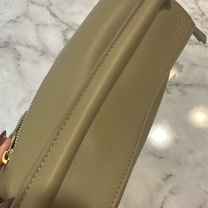 Loewe 灰綠色牛皮金釦小號Puzzle手提肩斜背包-7