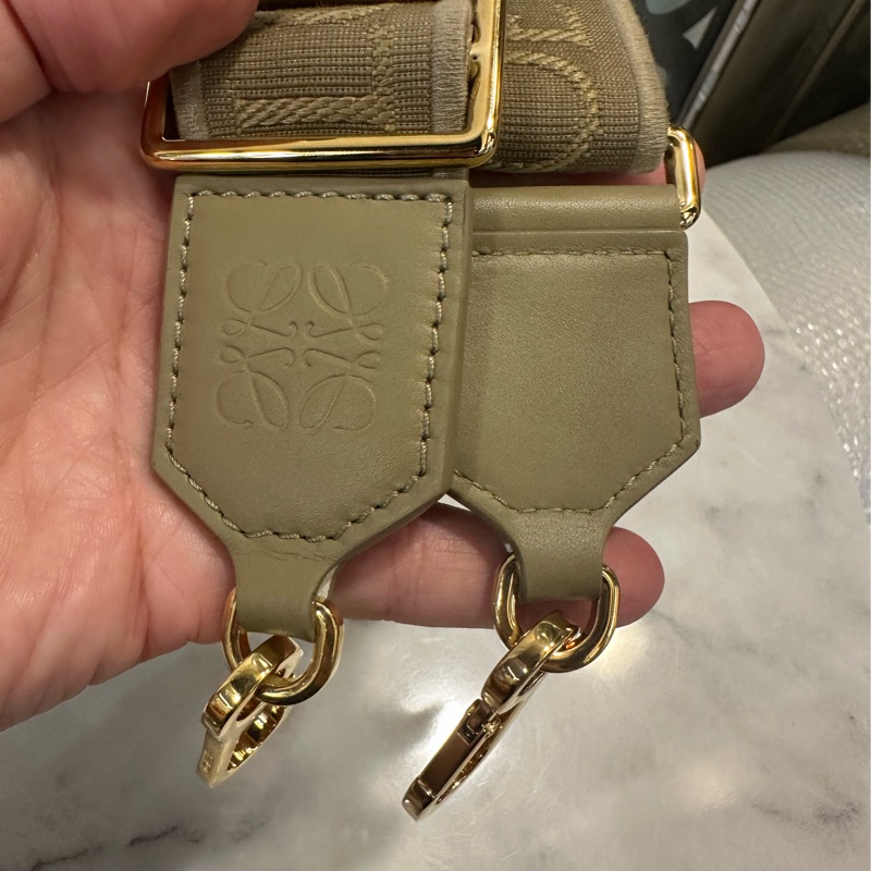 Loewe 灰綠色牛皮金釦小號Puzzle手提肩斜背包-8