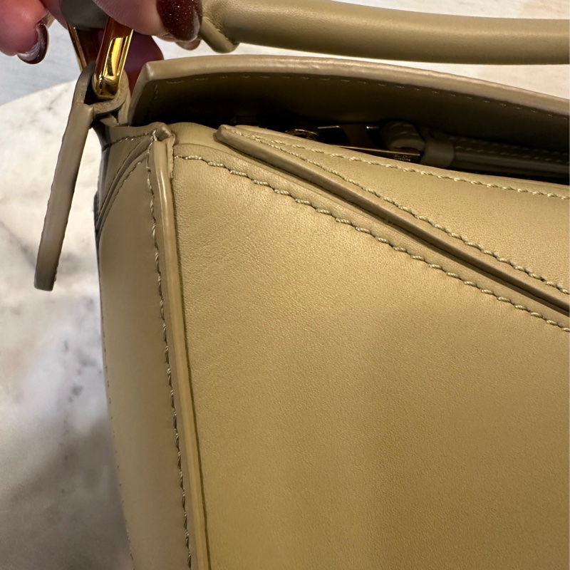 Loewe 灰綠色牛皮金釦小號Puzzle手提肩斜背包-10