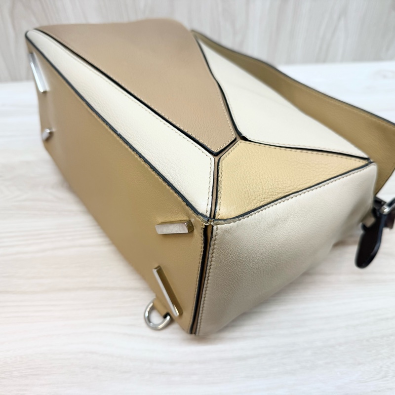 LOEWE卡其拼牛皮PUZZLE中號手提側背包-11