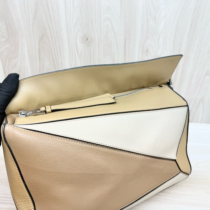 LOEWE卡其拼牛皮PUZZLE中號手提側背包-17