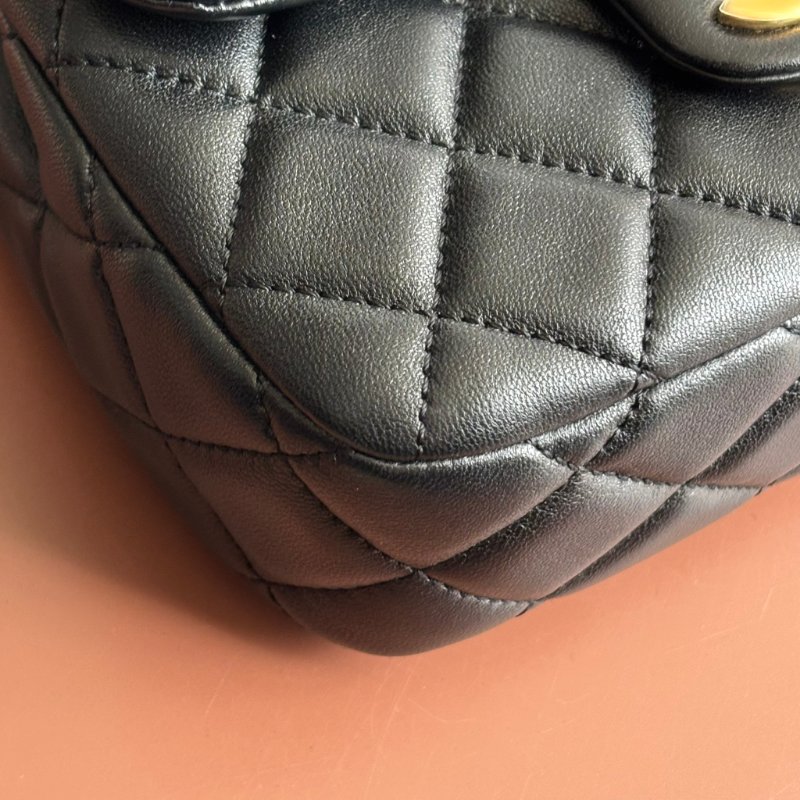 COCO17 方胖 ::CHANEL:: AS3490 新款經典菱格紋小羊皮琺瑯&愛心鏈帶翻蓋斜背包(黑色)-13