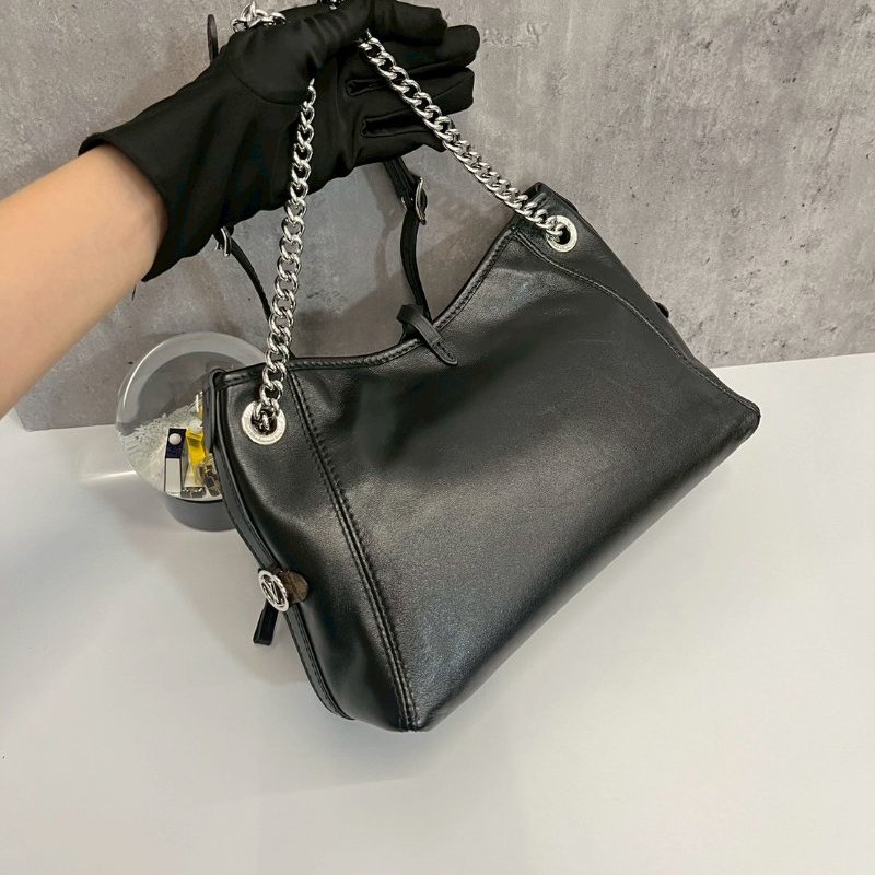 Louis Vuitton LV Carryall BB黑武士-1