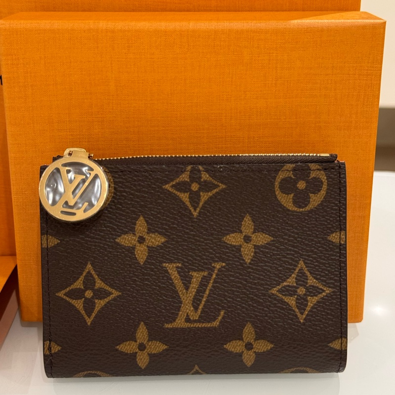 Lv Lisa 粉橘色短夾 M25692 錢包 全新品-7