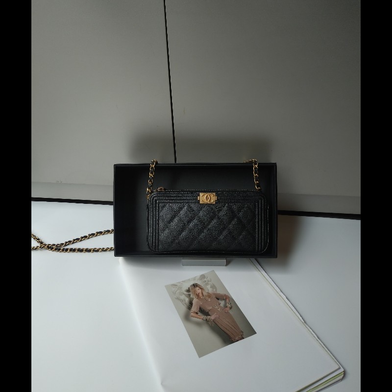 Chanel 金鍊黑荔枝皮Boy系列雙拉鍊小斜背包-0