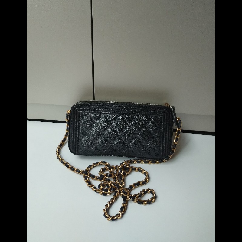 Chanel 金鍊黑荔枝皮Boy系列雙拉鍊小斜背包-3