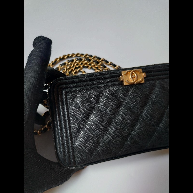 Chanel 金鍊黑荔枝皮Boy系列雙拉鍊小斜背包-7