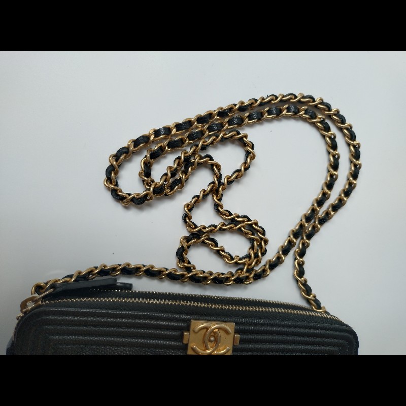 Chanel 金鍊黑荔枝皮Boy系列雙拉鍊小斜背包-20