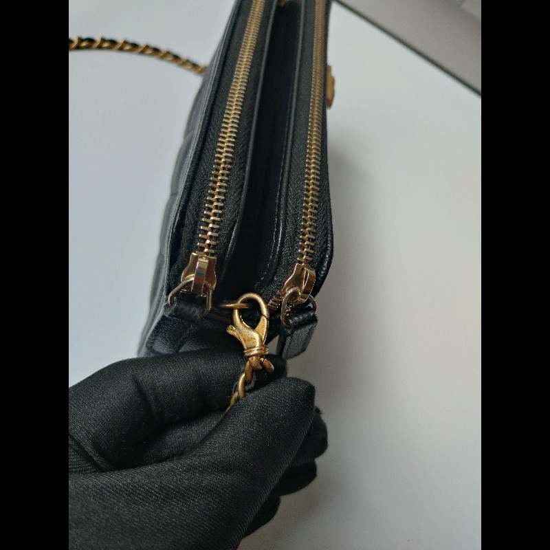 Chanel 金鍊黑荔枝皮Boy系列雙拉鍊小斜背包-21