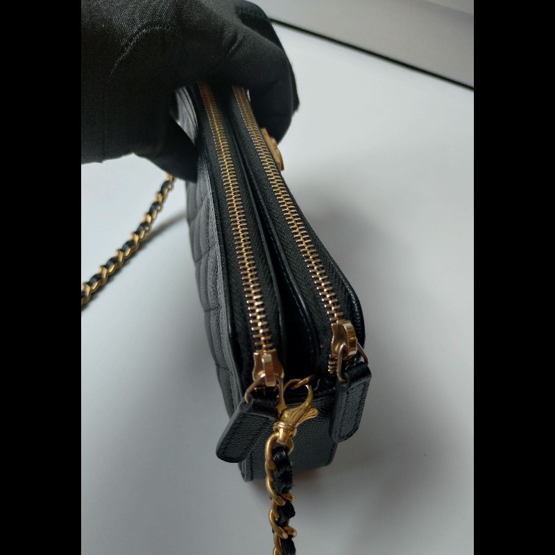 Chanel 金鍊黑荔枝皮Boy系列雙拉鍊小斜背包-24