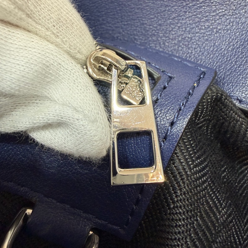 LOEWE ANTON 藍色 銀釦 T型包 斜背包 書包 翻蓋包-57